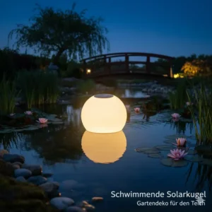 Große, schwimmende gartendeko solar kugeln sorgen für eine stimmungsvolle Dekoration auf dem Teich.