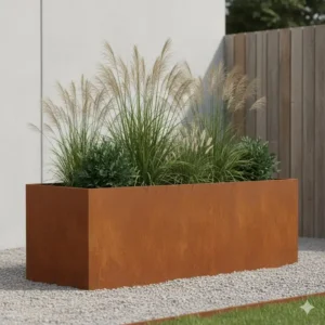 Cortenstahl-Pflanzkübel in rechteckiger Form als moderne Gartendeko-Akzent