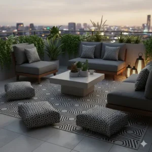 Outdoor-Lounge-Bereich mit wetterfester gartendeko kreativ modern und Kissen mit geometrischen Mustern.