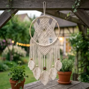 Modern dreamcatcher-style macrame as delicate gartendeko makramee hängedeko outdoor.
